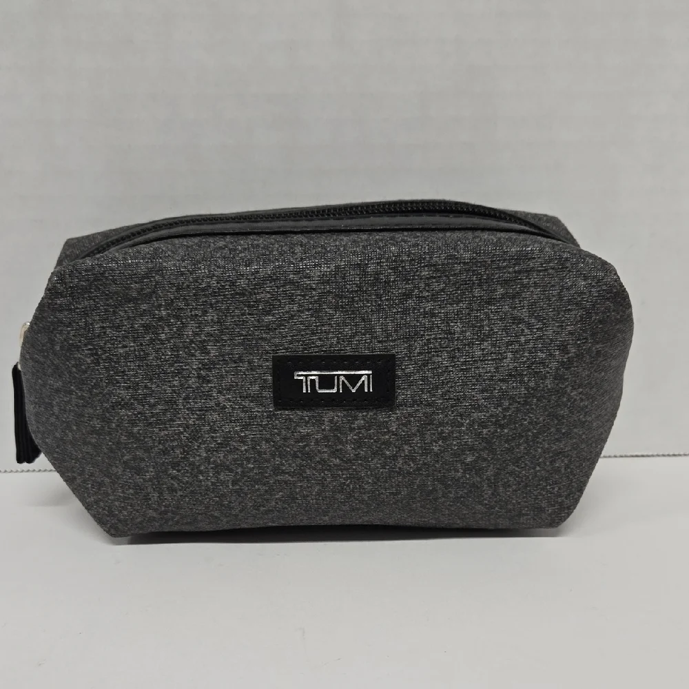 TUMI for Delta Charcoal Toiletry Bag EUC 6